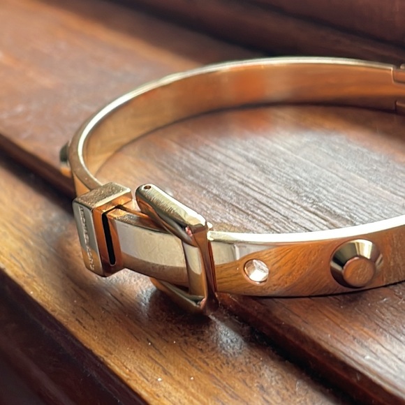 Michael Kors rose gold buckle bracelet - Picture 7 of 8